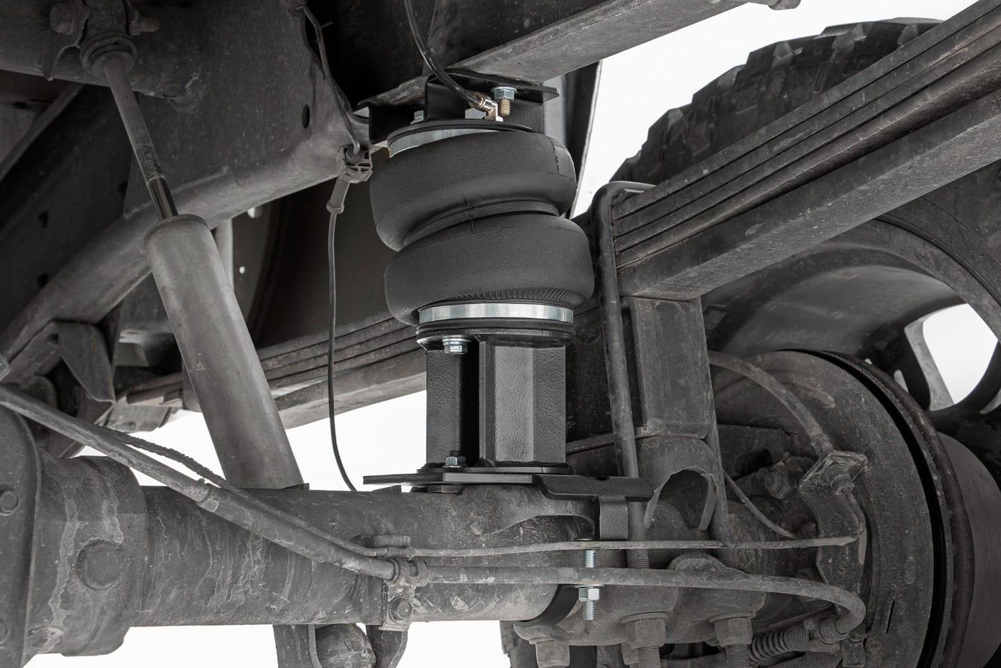 Air Spring Kit w/compressor 6 Inch Lift Kit Silverado/Sierra 2500HD (01-10) Rough Country