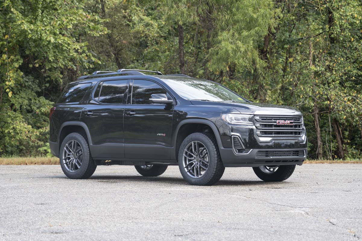 1.5 Inch Lift Kit N3 Front Struts 17-23 GMC Acadia 2WD/4WD Rough Country