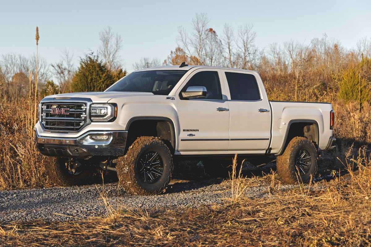 7 Inch Stamped Steel LCA Lift Kit Forged UCA Bracket N3 Struts Silverado/Sierra 1500 (16-18) Rough Country