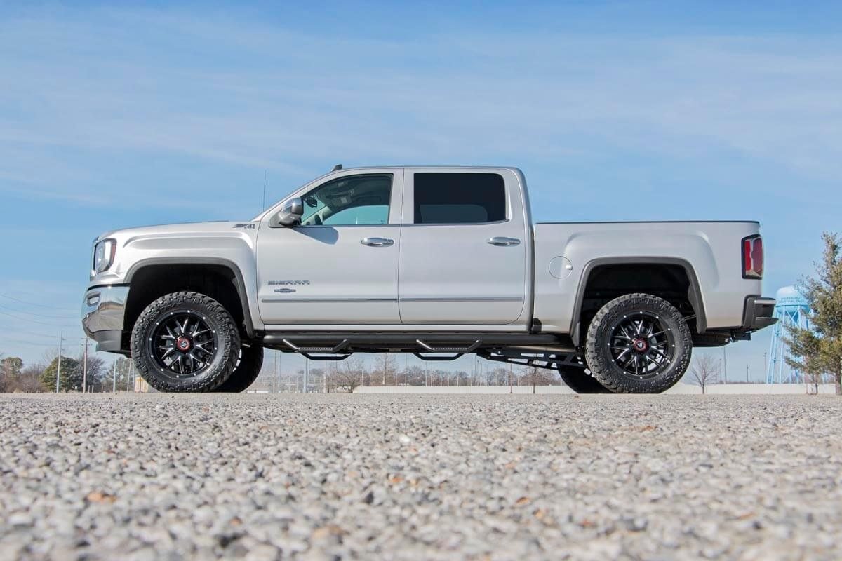 3.5 Inch Lift Kit Alu/Stamp Steel LCA M1 Strut Silverado/Sierra 1500 (14-18 & Classic) Rough Country