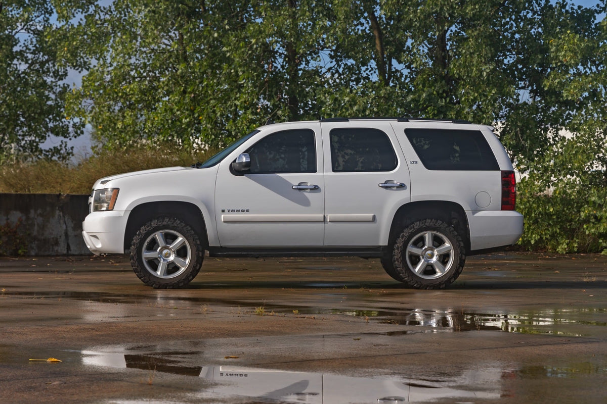 3.5 Inch Lift Kit N3 Struts Forged UCAs RED Chevy/GMC SUV 1500 (07-20) Rough Country