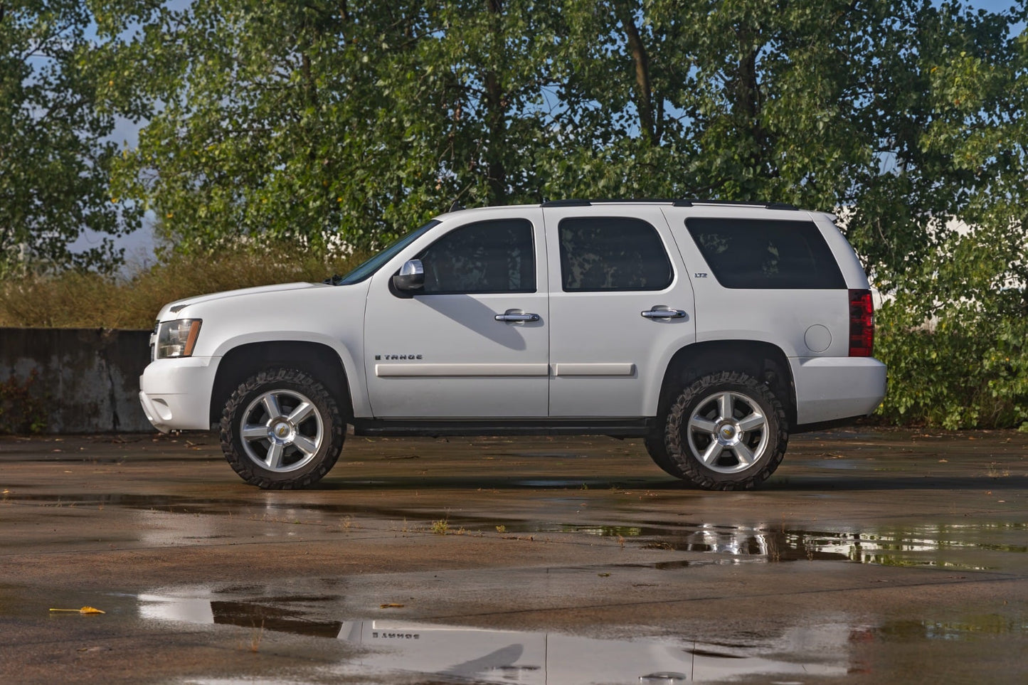 3.5 Inch Lift Kit N3 Struts Forged UCAs Chevy/GMC SUV 1500 (07-20) Rough Country