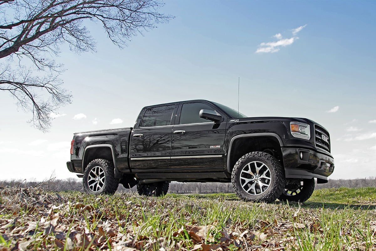 6 Inch Lift Kit Cast Steel M1 Struts/M1 Silverado/Sierra 1500 (14-18 & Classic) Rough Country