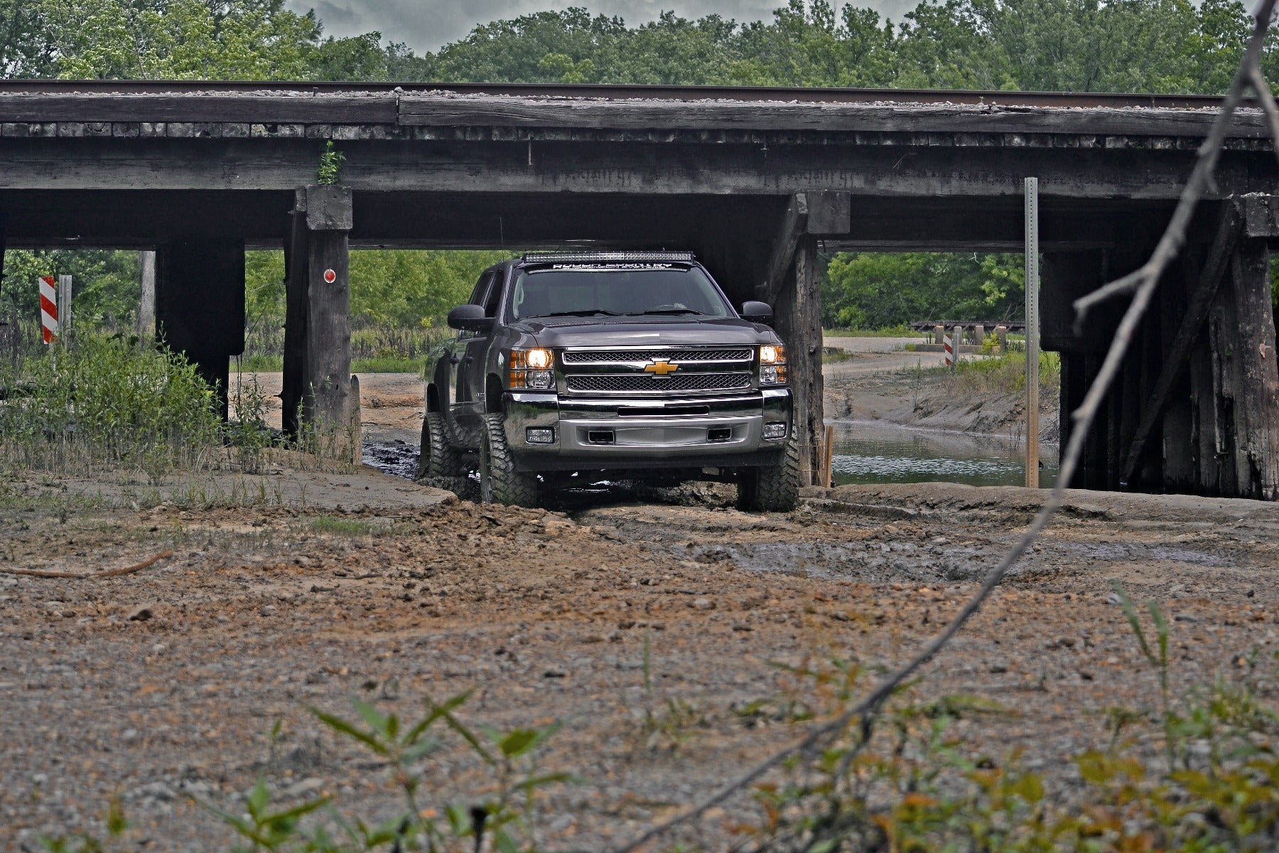 6.0 Inch GM Suspension Lift Kit w/ N3 Loaded Struts and Shocks Rough Country
