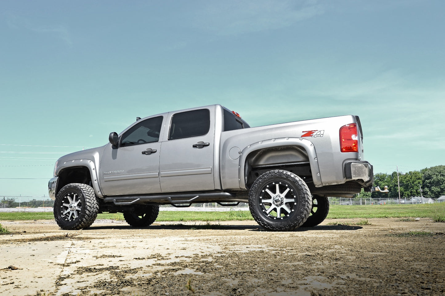 6.0 Inch GM Suspension Lift Kit w/ N3 Loaded Struts and V2 Shocks Rough Country