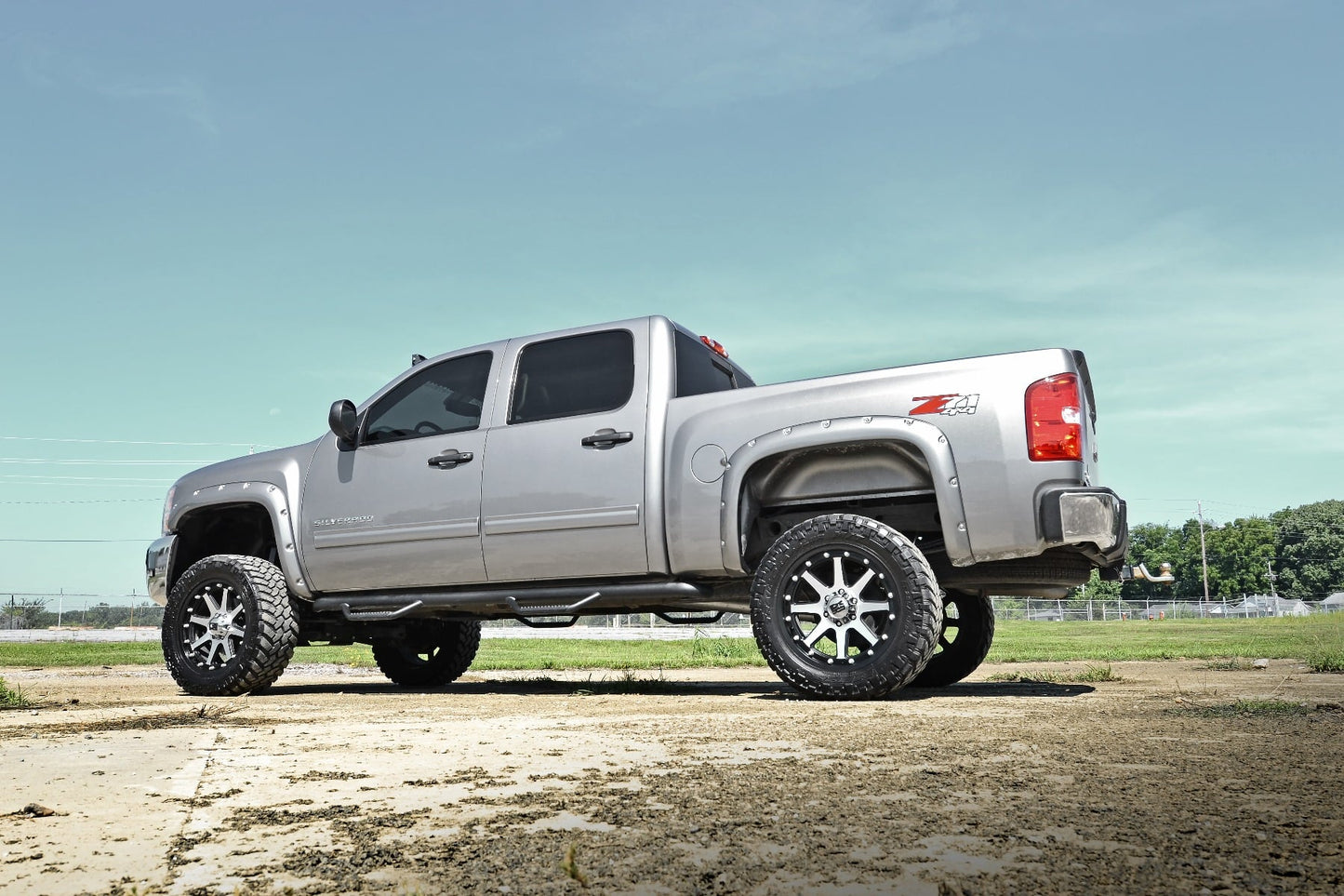6 Inch Lift Kit M1 Struts/M1 Silverado/Sierra 1500 4WD (07-13) Rough Country