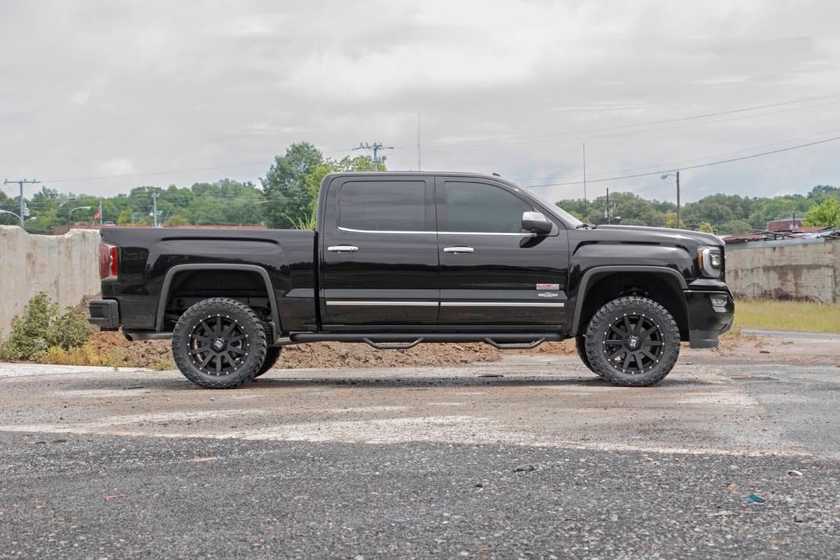 3.5 Inch Lift Kit UCA M1 Struts Red Silverado/Sierra 1500 (07-13) Rough Country