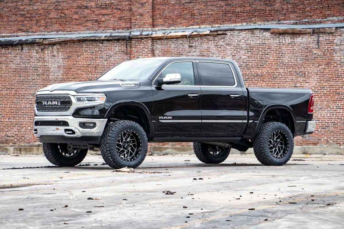 5 Inch RAM Suspension Lift Kit 19-20 RAM 1500 4WD Air Ride/22XL Wheels Rough Country