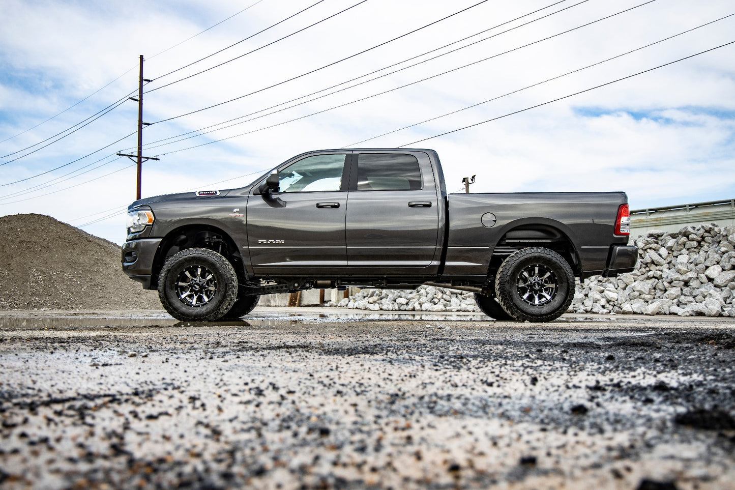 2.5 Inch Dodge Leveling Kit 14-Up Ram 2500/3500 4WD Rough Country