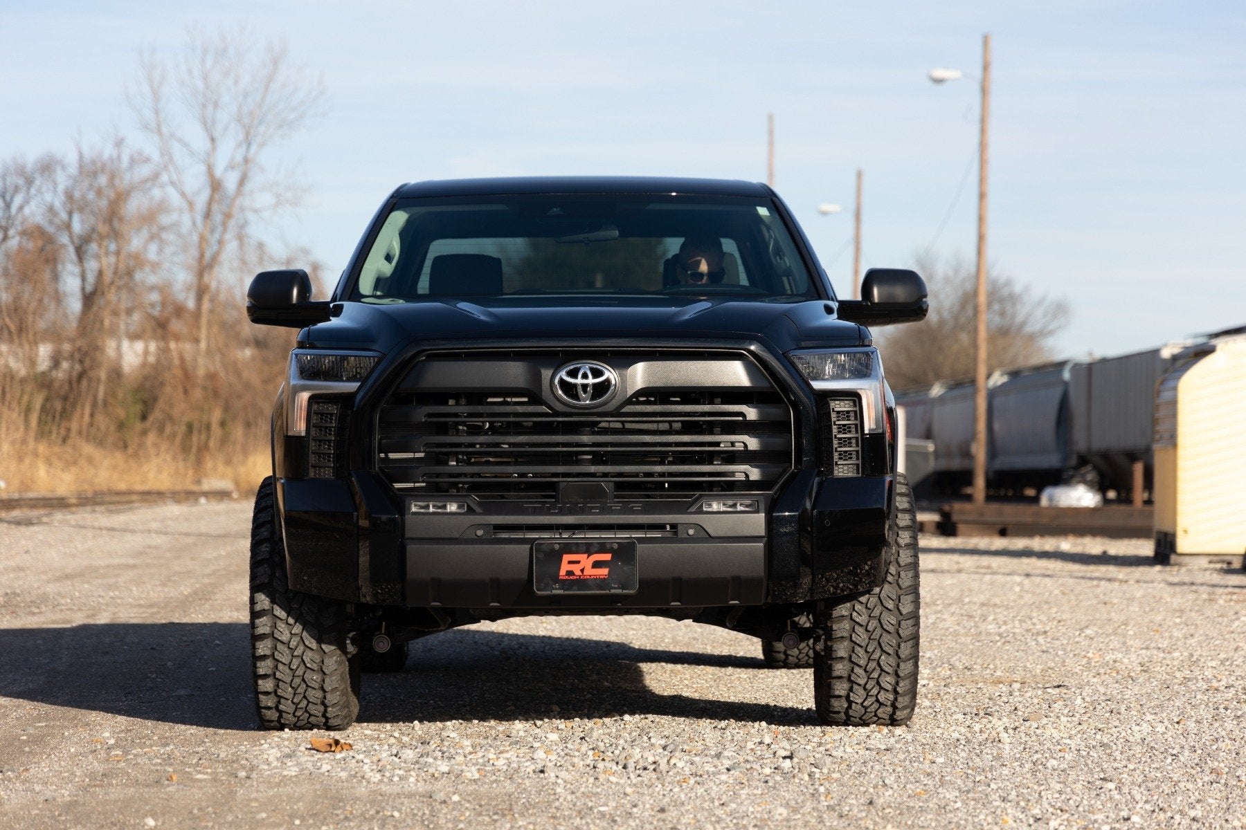2 Inch Leveling Kit Loaded Strut Toyota Tundra 4WD (22-23) Rough Country