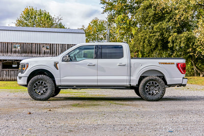 2.5 Inch Lift Kit M1 Struts Ford F-150 Tremor 4WD (2021-2025) Rough Country
