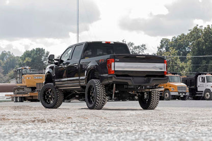 6 Inch Lift Kit R/A OVLDS M1 Ford F-250/F-350 Super Duty 4WD (17-22) Rough Country