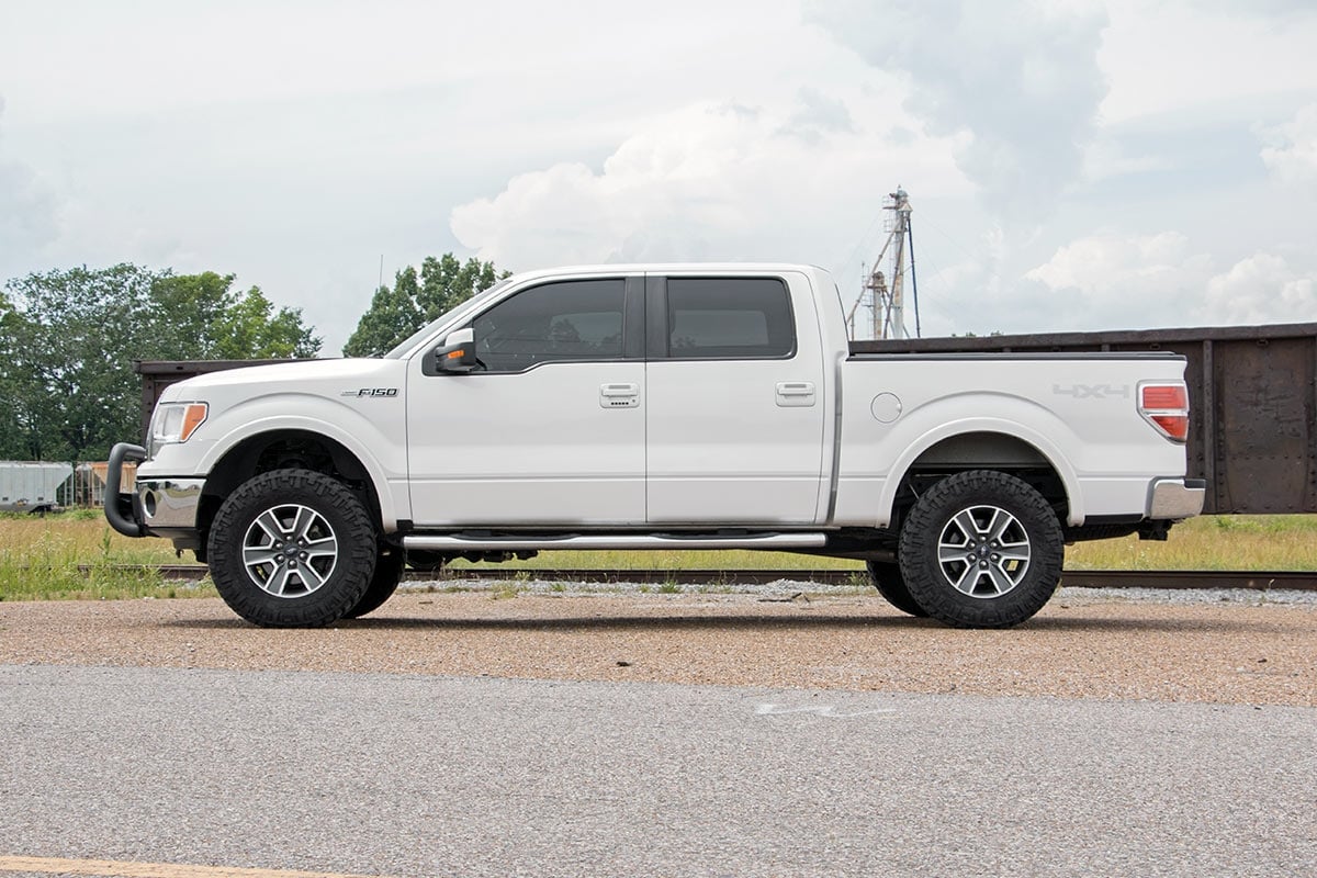 3 Inch Lift Kit N3 Struts Red Ford F-150 4WD (2009-2013) Rough Country