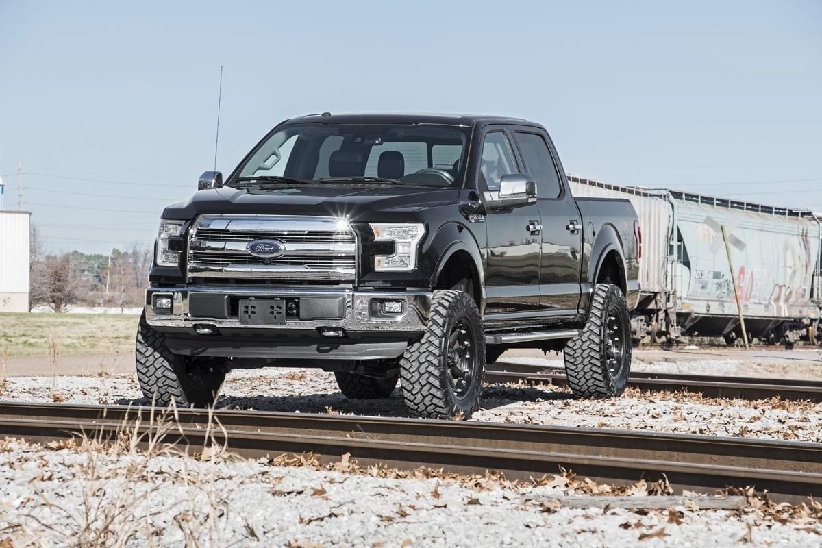 6 Inch Lift Kit M1 Struts/M1 Ford F-150 4WD (2015-2020) Rough Country