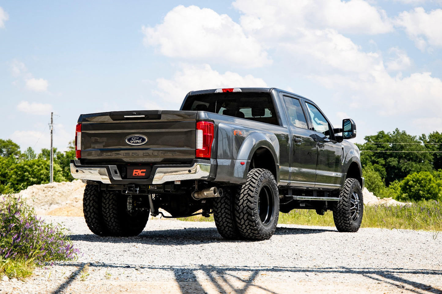 4.5 Inch Inch Ford Suspension Lift Kit w/ V2 Shocks and Front Driveshaft 17-20 F-350 4WD Diesel Dually Rough Country