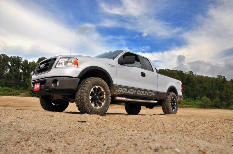 2.5 Inch Leveling Lift Kit 04-08 F-150 Rough Country