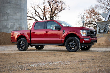 2.0 Inch Ford Leveling Lift Kit w/V2 Shocks For 2021 F-150 Rough Country