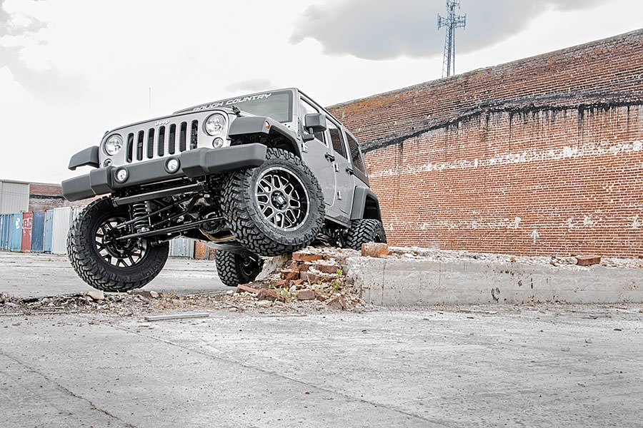 4 Inch Jeep Suspension Lift Kit V2 Monotube Shocks 07-18 Wrangler JK Unlimited Rough Country