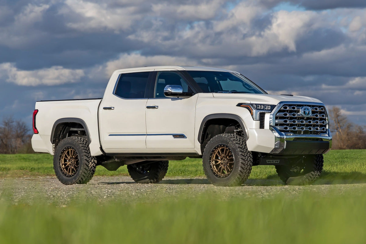 6 Inch Lift Kit OE Air Ride Toyota Tundra 4WD (2022-2026) Rough Country