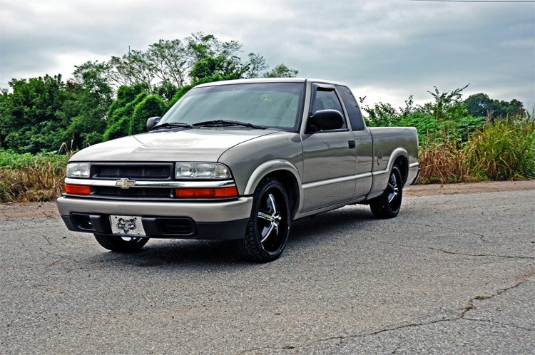 2 Inch/2.5 Inch Lowering Kit 91-03 Sonoma 83-97 S10 Blazer Rough Country