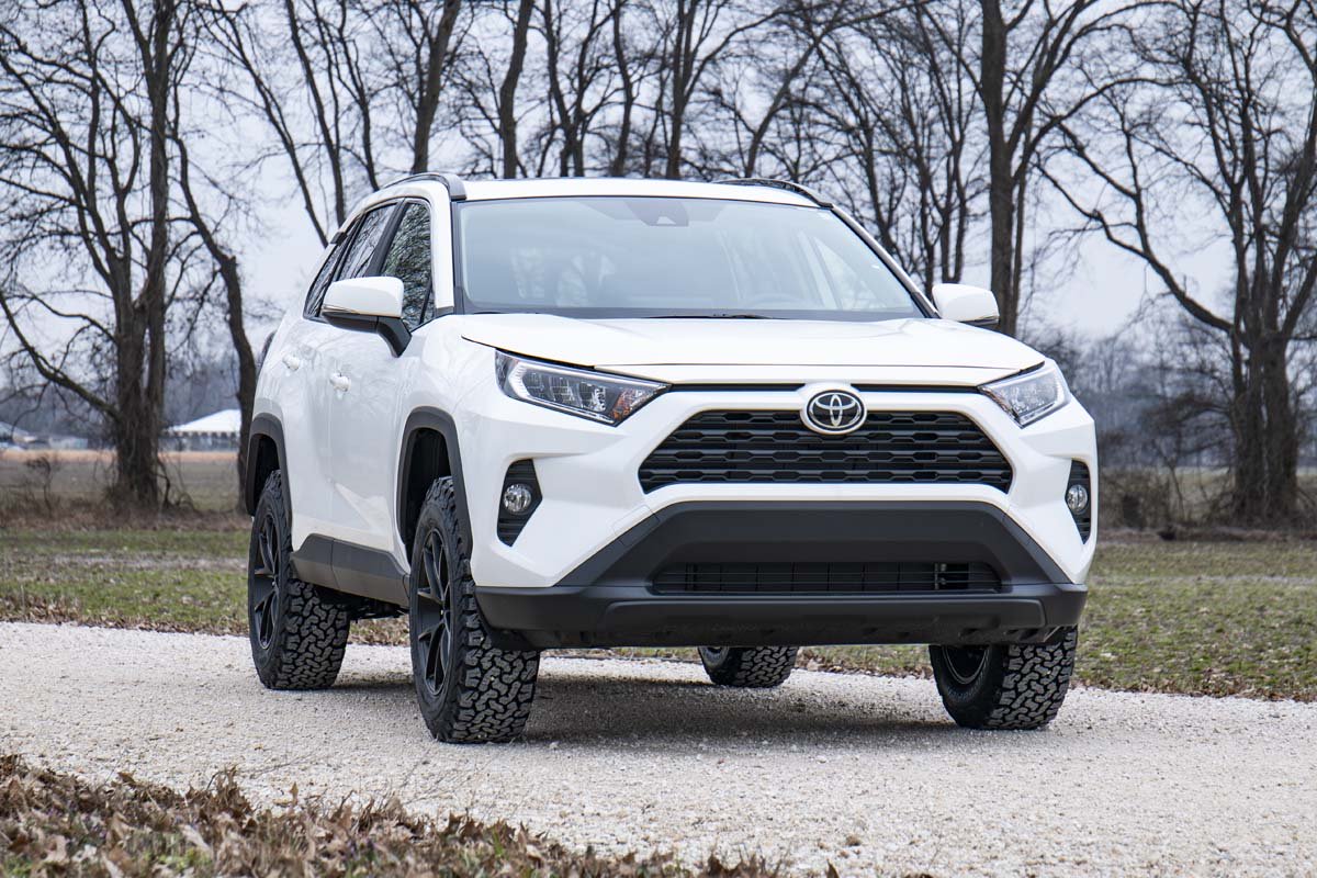 2.5 Inch Toyota Suspension Lift Kit 19-20 RAV4 Rough Country