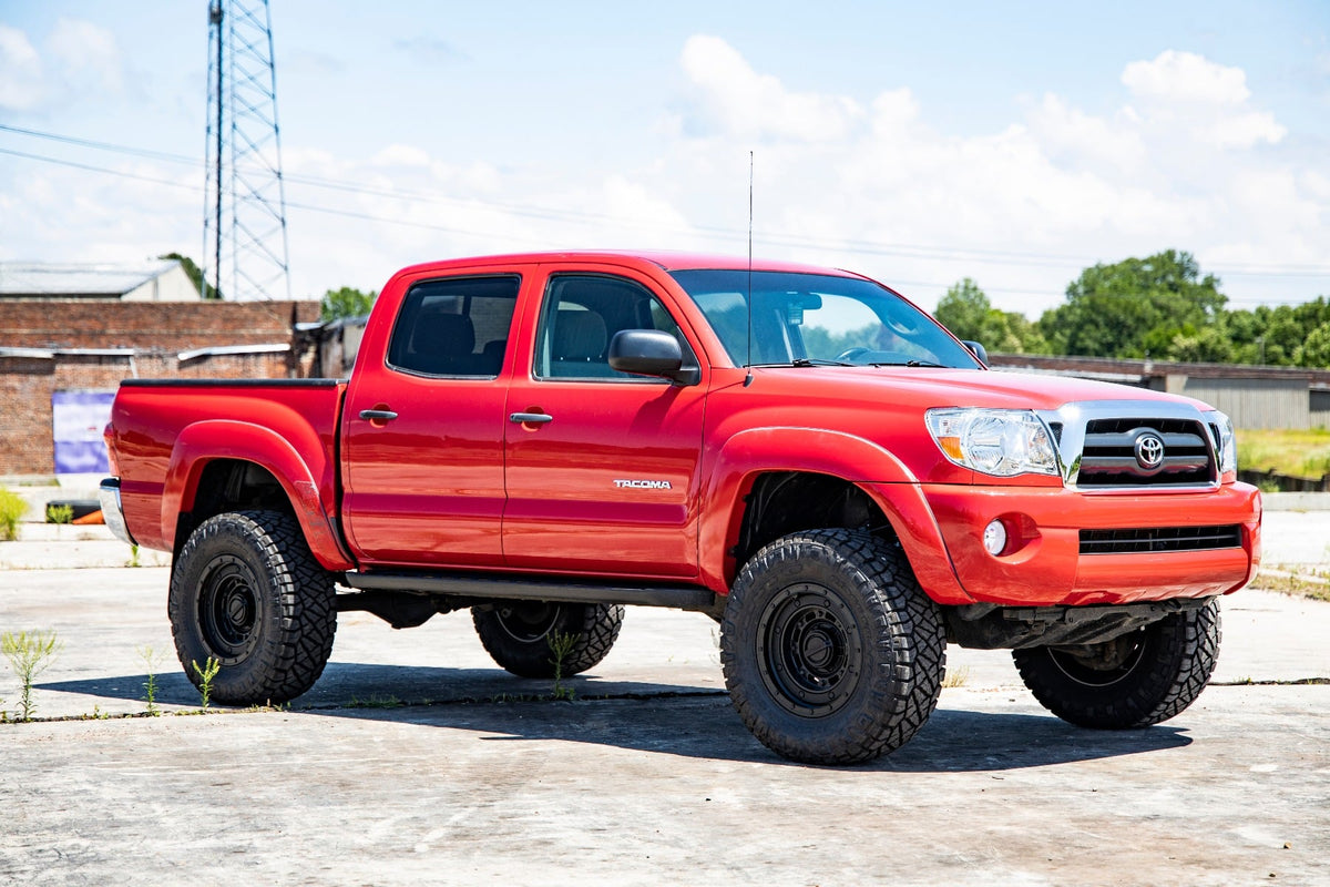 3.5 Inch Lift Kit Red UCA M1 Struts Toyota Tacoma 2WD/4WD (2005-2023) Rough Country