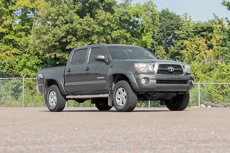2 Inch Leveling Lift Kit 05-23 Tacoma Rough Country