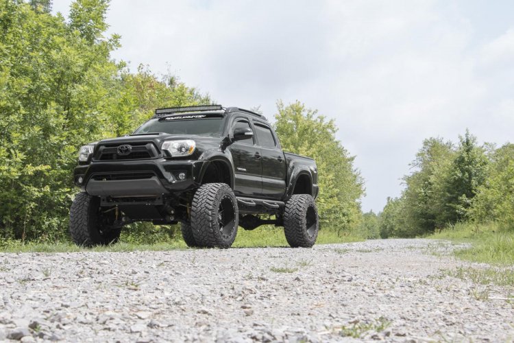 6 Inch Lift Kit M1 Toyota Tacoma 2WD/4WD (2005-2015) Rough Country
