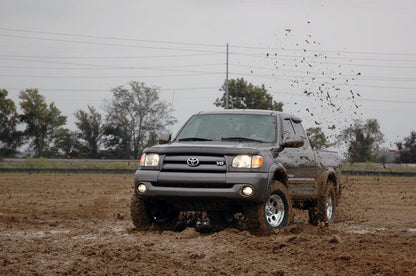 2.5 Inch Toyota Suspension Lift Kit 00-06 Tundra Rough Country