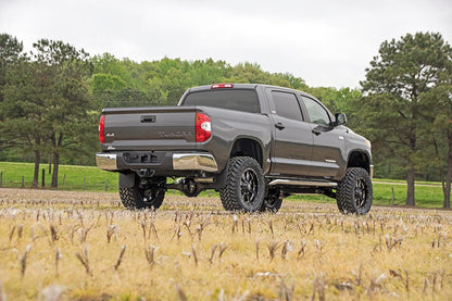 6 Inch Lift Kit M1 Struts/M1 Toyota Tundra 4WD (2007-2015) Rough Country