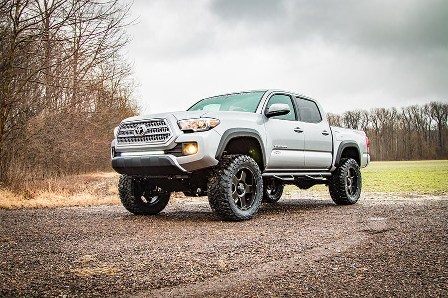 4 Inch Lift Kit M1 Struts/M1 Toyota Tacoma 2WD/4WD (2016-2023) Rough Country