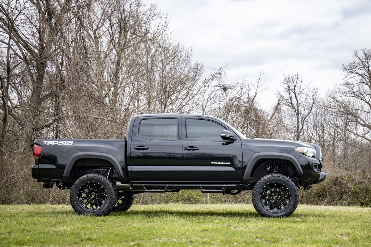 6 Inch Lift Kit M1 Struts/M1 Toyota Tacoma 2WD/4WD (2016-2023) Rough Country
