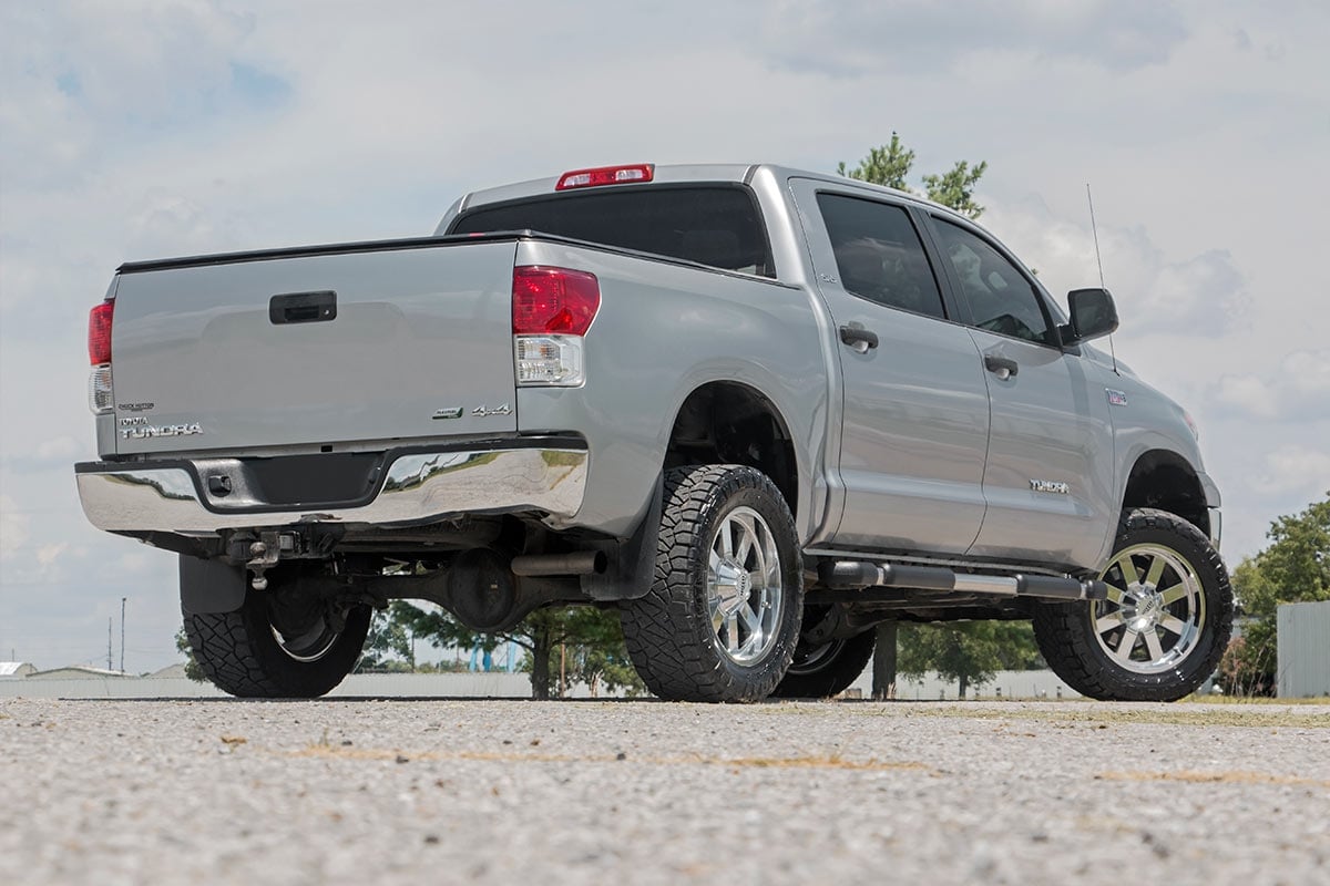 3.5 Inch Lift Kit Vertex/V2 Toyota Tundra 4WD (2007-2021) Rough Country