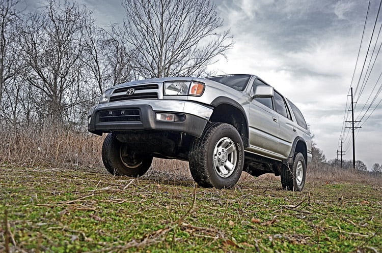 3 Inch Lift Kit M1 Struts/M1 Toyota 4Runner 2WD/4WD (1996-2002) Rough Country