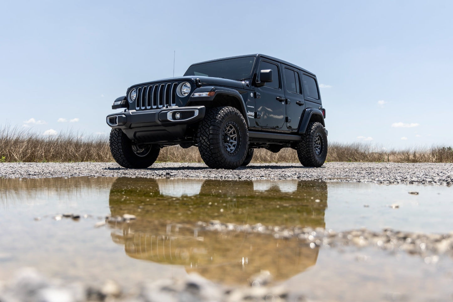 2.5 Inch Lift Kit Coils M1R Jeep Wrangler Unlimited Non-Rubicon 4WD (2024-2026) Rough Country