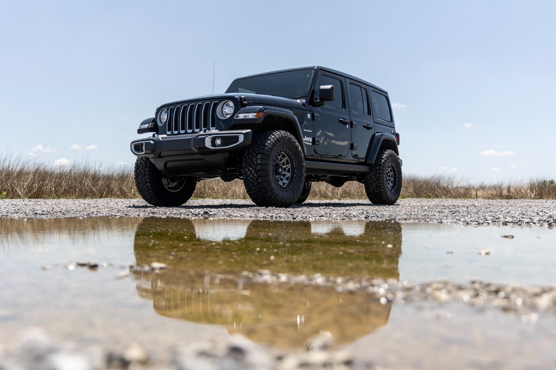 2.5 Inch Lift Kit Coils M1R Jeep Wrangler Unlimited Non-Rubicon 4WD (2024-2026) Rough Country