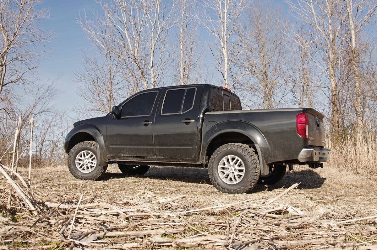2.5 Inch Leveling Strut Extensions 05-Up Frontier/Xterra Rough Country