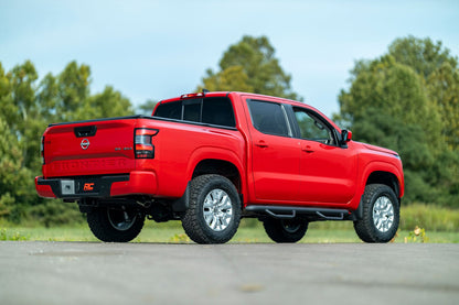 2.5 Inch Lift Kit M1 Struts/M1 Nissan Frontier 4WD (2005-2023) Rough Country
