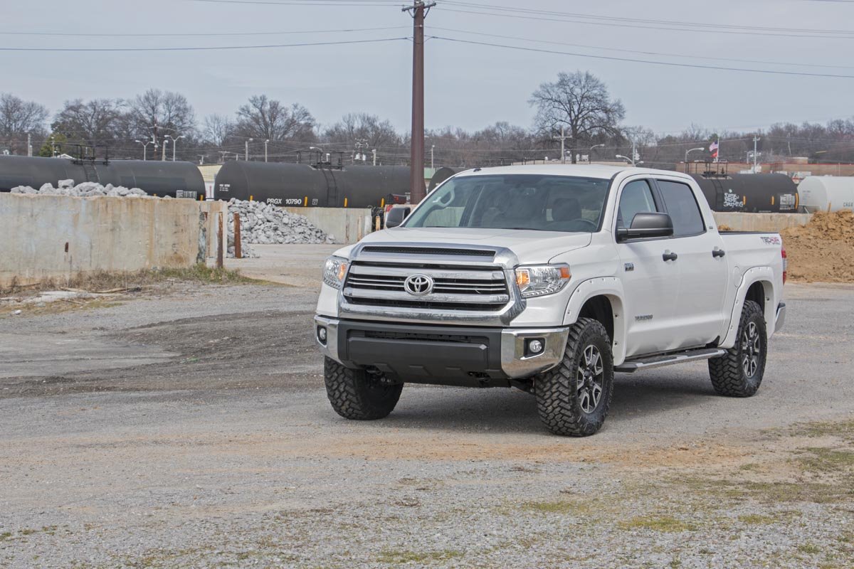 2.5-3 Inch Leveling Lift Kit 07-20 Tundra 2WD/4WD Rough Country