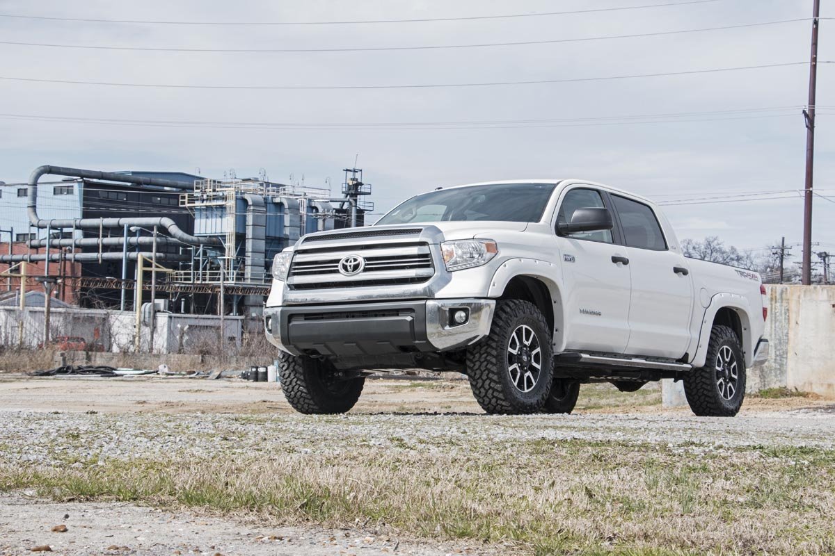 2.5-3 Inch Leveling Lift Kit 07-20 Tundra 2WD/4WD Rough Country