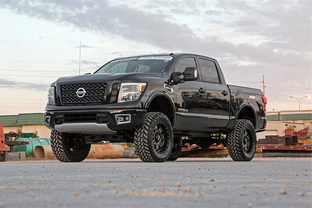 6 Inch Nissan Suspension Lift Kit 17-20 Titan 4WD Rough Country