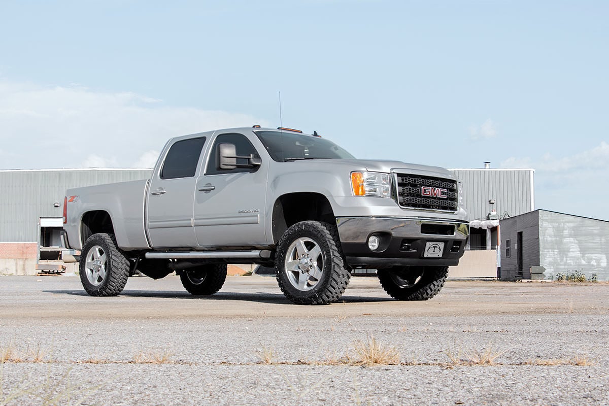 3.5 Inch Lift Kit M1 Red Silverado/Sierra 2500HD/3500HD (11-19) Rough Country